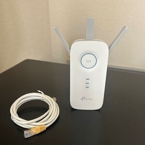 TP- Link RE450 Wireless AC 1750 Range Extender.